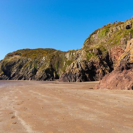 Thistle Lodges At Sandyhills Bay 달비티 외부 사진